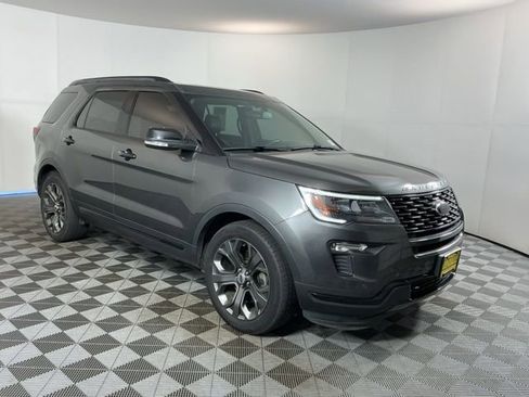 Used 2018 Ford Explorer Sport AWD/4WD image 3
