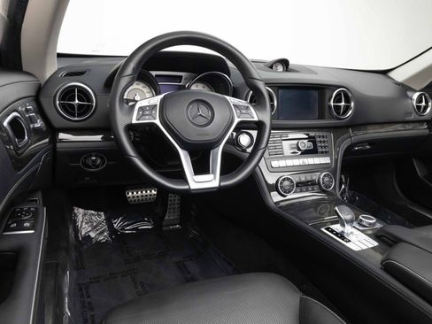 Used 2014 Mercedes-Benz SL 550 image 6
