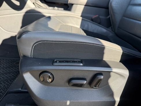 Used 2021 Volkswagen Atlas Cross Sport SEL Premium image 13