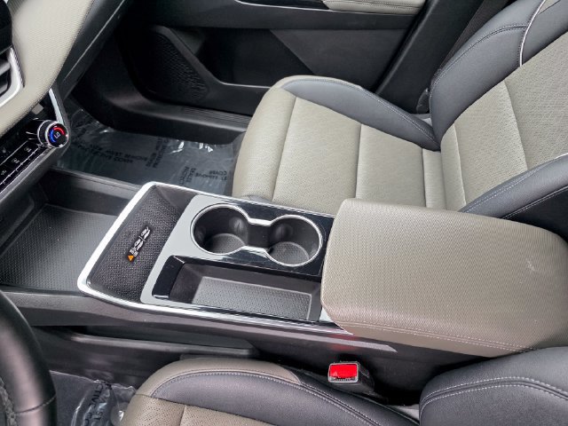 Used 2025 Chevrolet Equinox LT w/ Convenience Package II AWD/4WD image 31