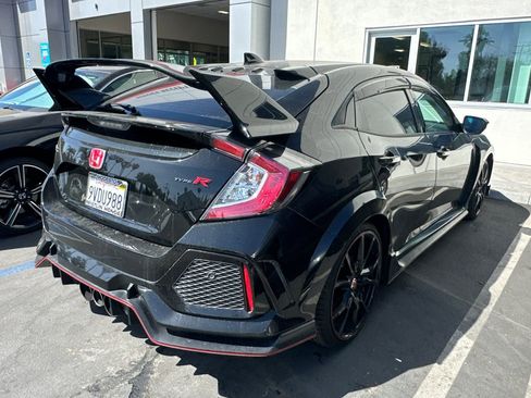 Used 2018 Honda Civic Type R image 5