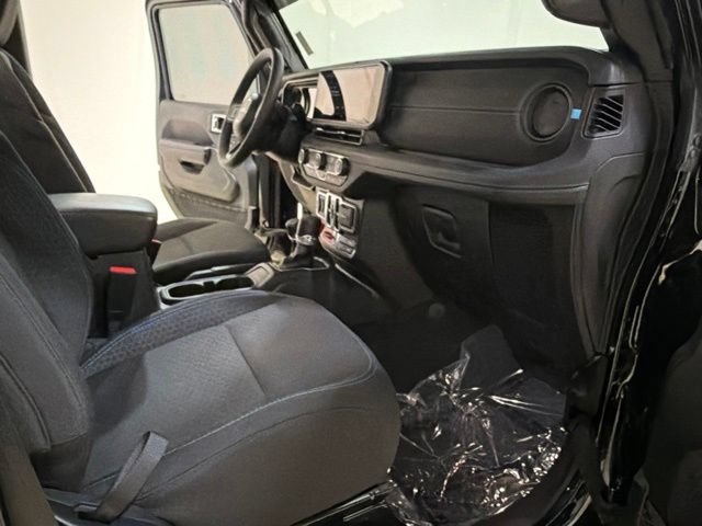 Used 2025 Jeep Wrangler Unlimited Rubicon 4xe w/ Safety Group AWD/4WD image 23