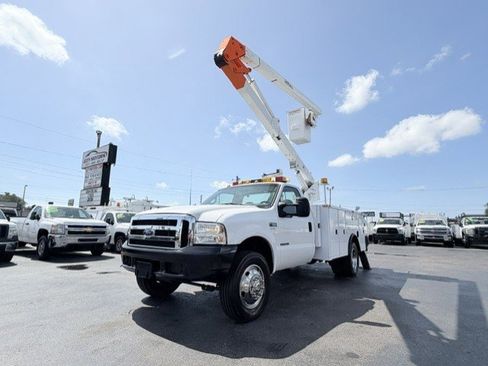 Used 1999 Ford F550 2WD Regular Cab Super Duty image 2