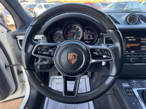 Used 2015 Porsche Macan Turbo image 12