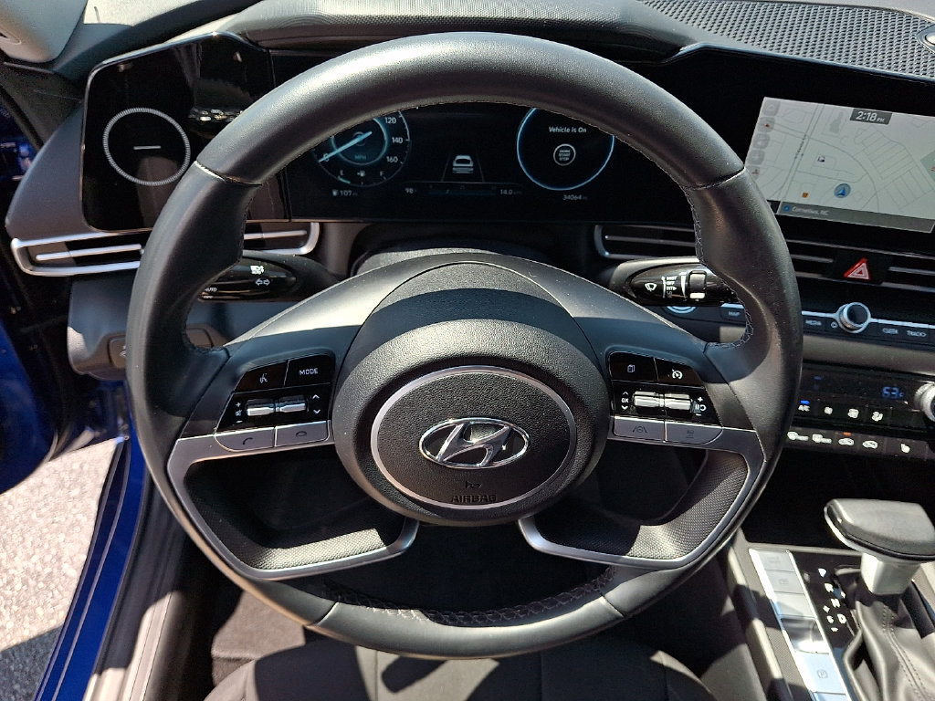 Used 2023 Hyundai Elantra SEL w/ Convenience Package FWD image 19