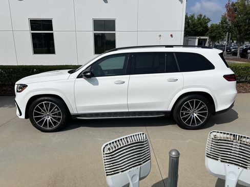 New 2026 Mercedes-Benz GLS 580 4MATIC image 6