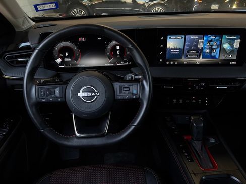 Used 2026 Nissan Kicks SR FWD image 14