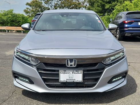 Used 2019 Honda Accord Sport image 2