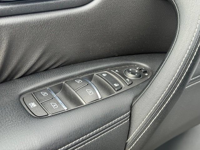 Used 2016 INFINITI QX80 4WD w/ Driver's Assistance Package image 16