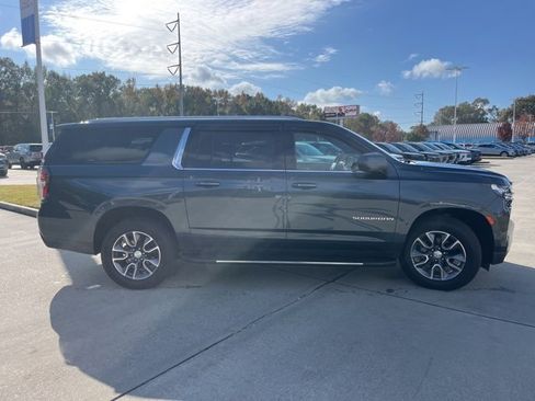 Used 2021 Chevrolet Suburban LS w/ Driver Alert Package image 7