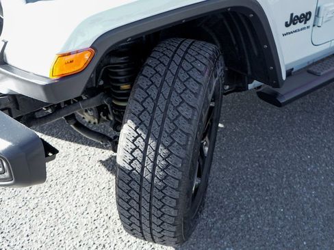 Used 2023 Jeep Wrangler Sahara image 45