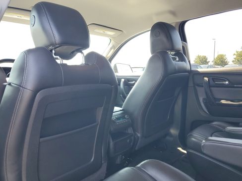 Used 2017 Chevrolet Traverse LT image 15