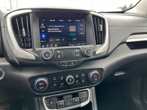 Used 2024 GMC Terrain SLT AWD/4WD image 20