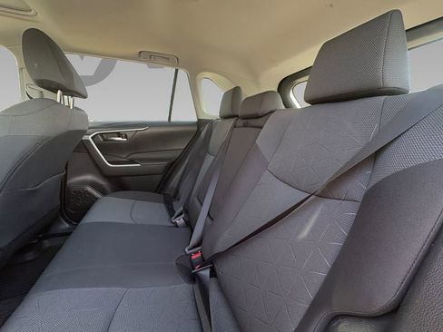 Used 2022 Toyota RAV4 XLE image 4