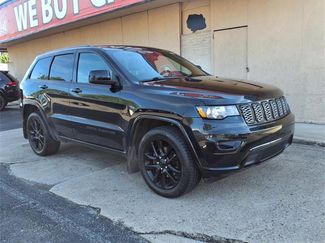Used 2018 Jeep Grand Cherokee Altitude image 1