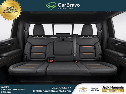 Used 2025 GMC Sierra 1500 AT4 w/ Technology Package AWD/4WD image 18