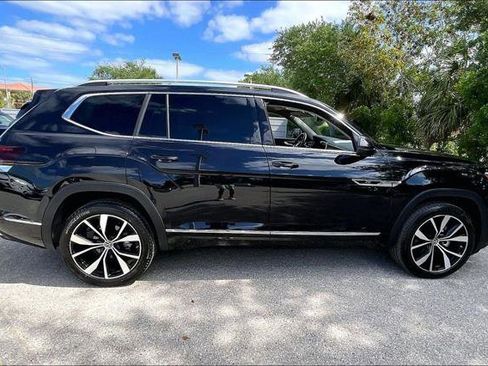 Certified 2024 Volkswagen Atlas SEL Premium R-Line AWD/4WD image 4