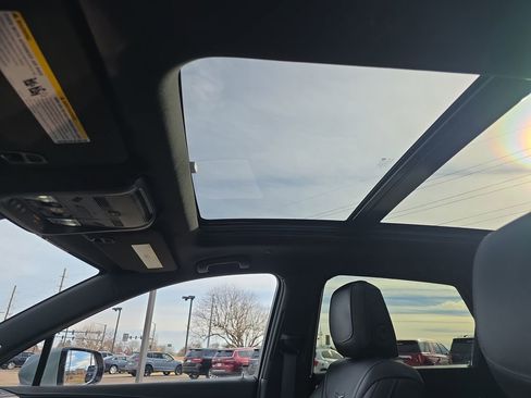 Used 2025 Cadillac XT5 Premium Luxury image 22