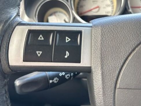 Used 2010 Dodge Challenger SE image 25