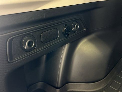 Used 2023 Subaru Forester Premium image 32