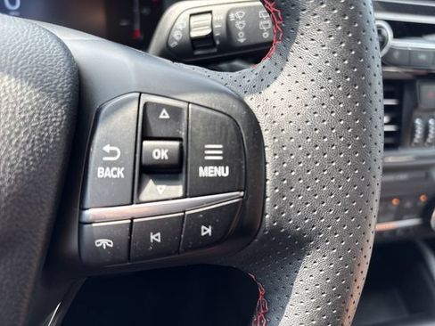 Certified 2025 Ford Escape ST-Line Select AWD/4WD image 33