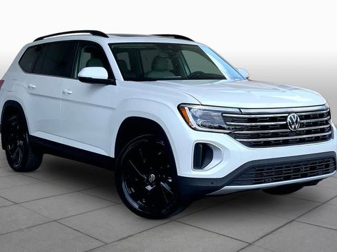 New 2026 Volkswagen Atlas SE FWD image 2