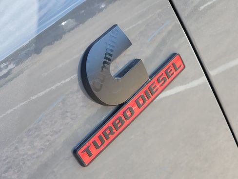 New 2026 RAM 2500 Laramie w/ Night Edition AWD/4WD image 21