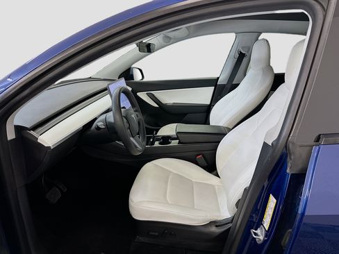 Used 2020 Tesla Model Y Long Range image 13