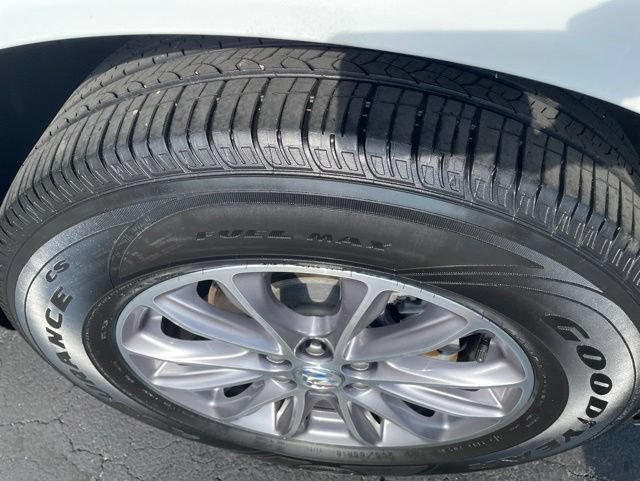 Used 2023 Buick Enclave Essence FWD image 31