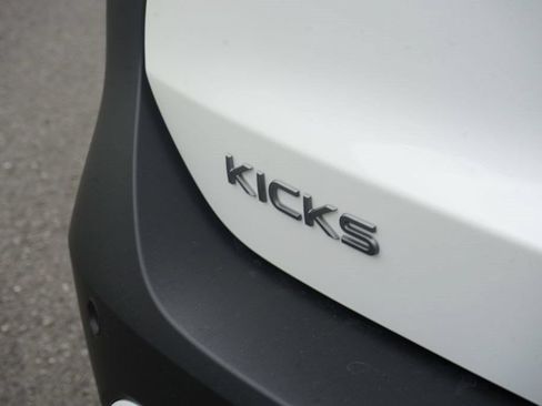 Used 2025 Nissan Kicks SR AWD/4WD image 9