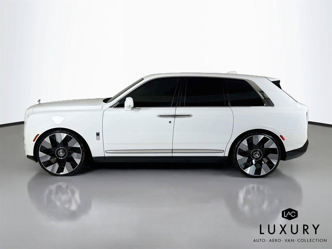 Used 2025 Rolls-Royce Cullinan AWD/4WD image 8