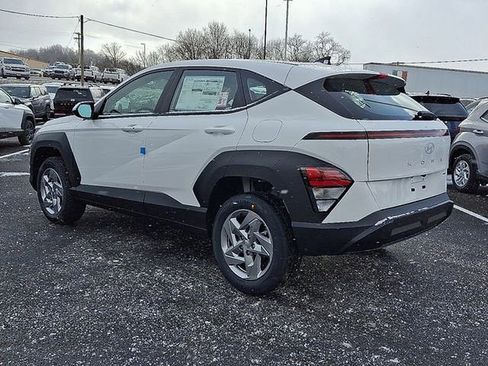 New 2026 Hyundai Kona SE image 3