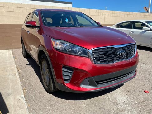 Used 2020 Kia Sorento LX image 2