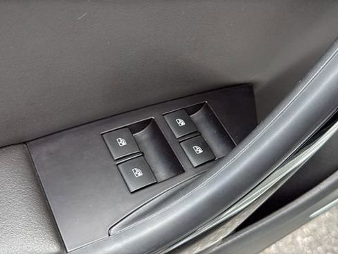 Used 2019 Buick Cascada Premium image 16