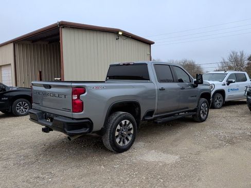 Used 2024 Chevrolet Silverado 2500 Custom w/ Custom Value Package image 8