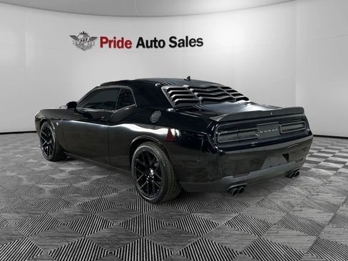 Used 2016 Dodge Challenger R/T Scat Pack RWD image 5