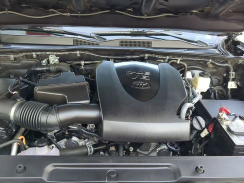 Used 2021 Toyota Tacoma SR5 w/ Blackout Package (TMS) image 31