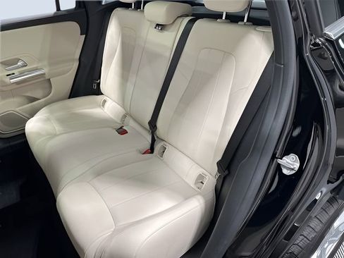 Certified 2022 Mercedes-Benz GLA 250 Black image 31