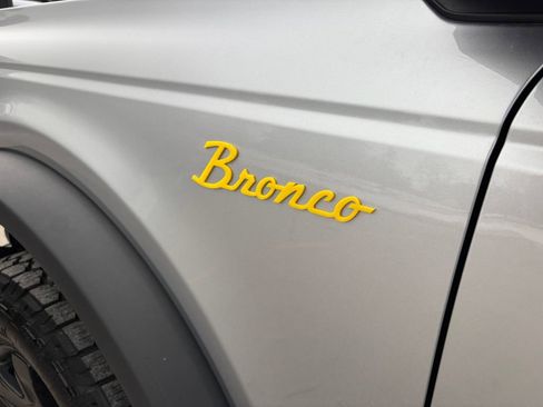 Used 2024 Ford Bronco Black Diamond AWD/4WD image 11