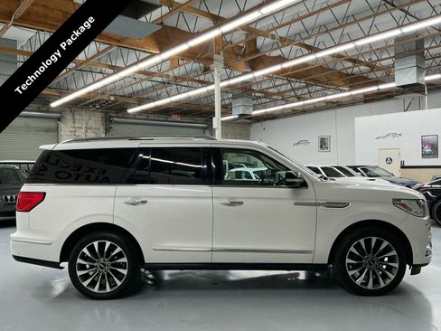 Used 2018 Lincoln Navigator Select w/ Technology Package image 4