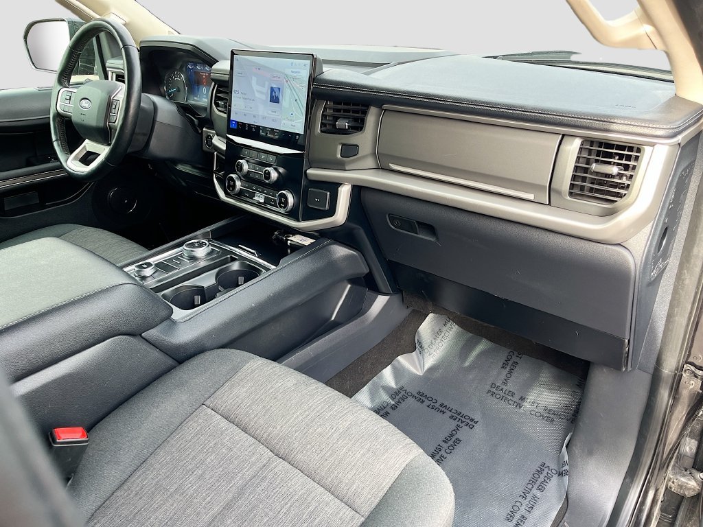 Used 2024 Ford Expedition XLT AWD/4WD image 30