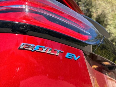 Used 2022 Chevrolet Bolt LT image 6