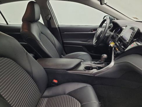 Used 2021 Toyota Camry SE image 21