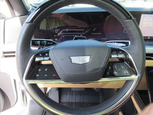 Certified 2025 Cadillac Escalade IQ Luxury 2 AWD/4WD image 25