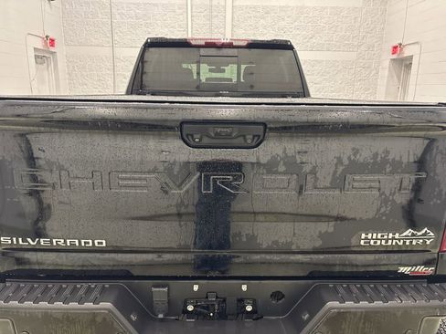 Used 2021 Chevrolet Silverado 3500 High Country image 4