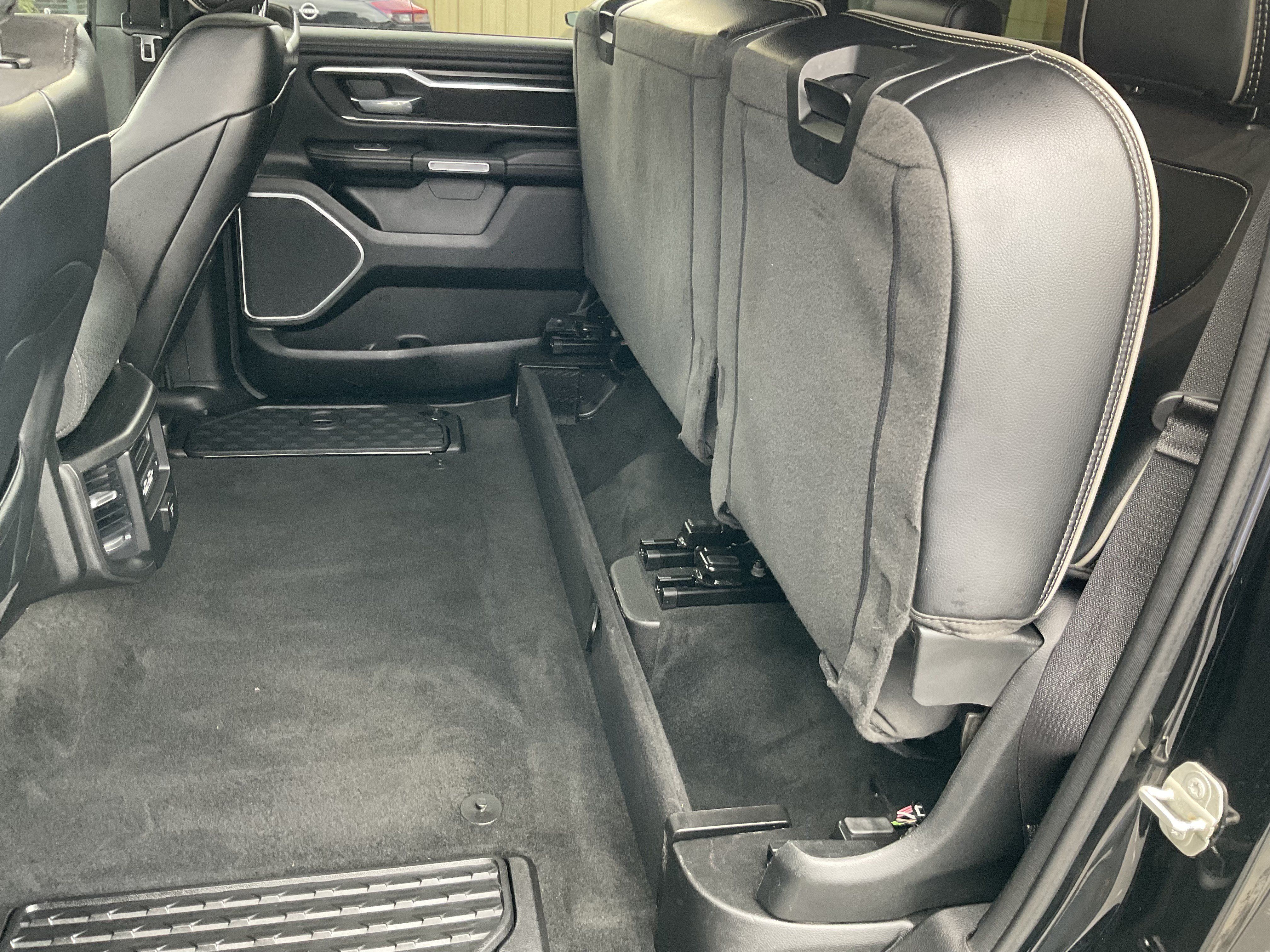 Used 2023 RAM 1500 Laramie AWD/4WD image 40