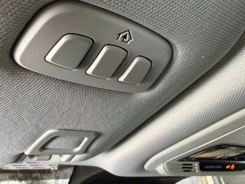 Used 2025 Lincoln Nautilus Reserve AWD/4WD image 31