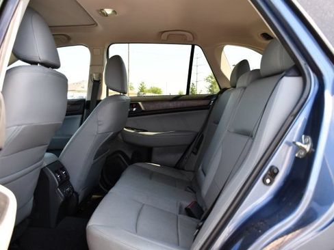 Used 2018 Subaru Outback 3.6R Limited AWD/4WD image 17