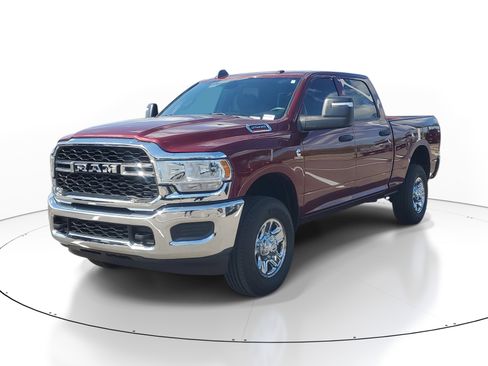 Used 2024 RAM 2500 Tradesman w/ Chrome Appearance Group AWD/4WD image 3
