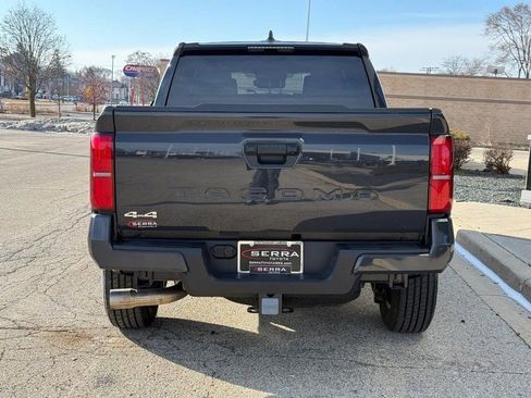 Used 2025 Toyota Tacoma SR5 image 4